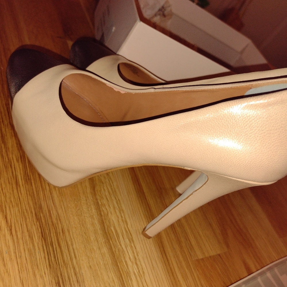 BCBG generation shoes